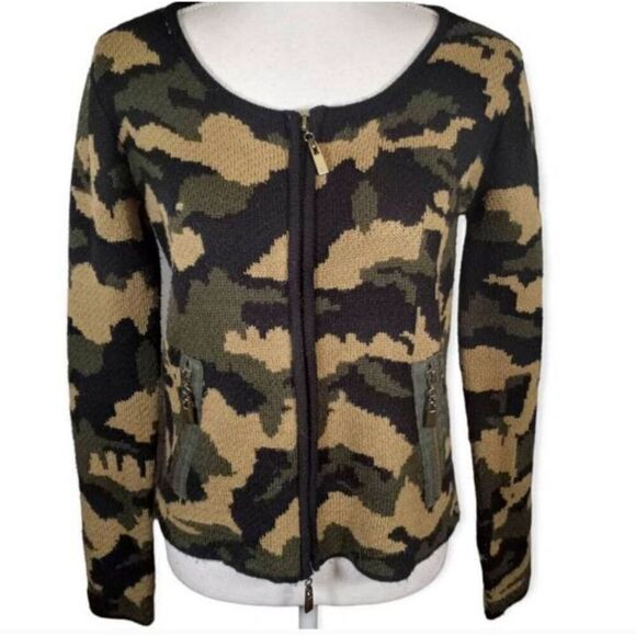 LUMIERE GREEN CAMO ZIP FRONT SWEATER SZ.S EUC. - Picture 1 of 6